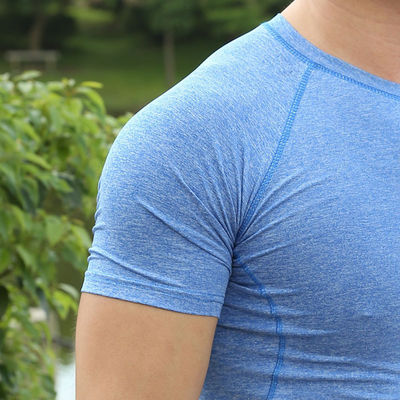 T-shirt de polo de golf de tamaño más para hombres