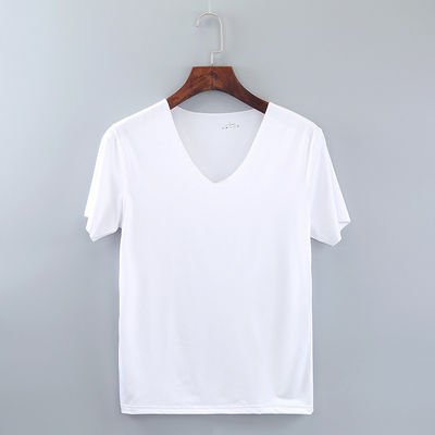 Tendencia de verano camiseta masculina con manga media y patrón de impresión en estilo hip hop suelto