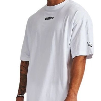 Camiseta de hombre de gran tamaño de verano esencial en método de tejido de punto y patrón de impresión