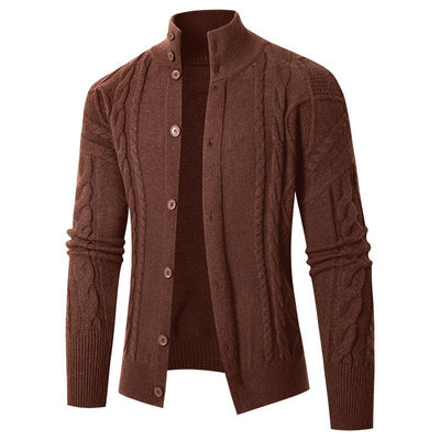 2024 Collar de pie de hombre suéter cardigan cuello de tortuga suéter de decoración de sujetadores juveniles