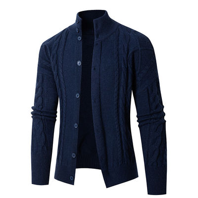 2024 Collar de pie de hombre suéter cardigan cuello de tortuga suéter de decoración de sujetadores juveniles