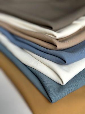 Tejidos de poliéster 100% para ropa vestidos de color personalizado Impresión de novia textil de bambú