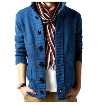 Suéter de collar de pie de hombre de otoño a invierno con aguja gruesa y hebilla de pecho único