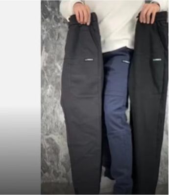 Pantalones de carga masculinos de estilo frontal plano en stock con botones personalizados Corredores de fitness sueltos