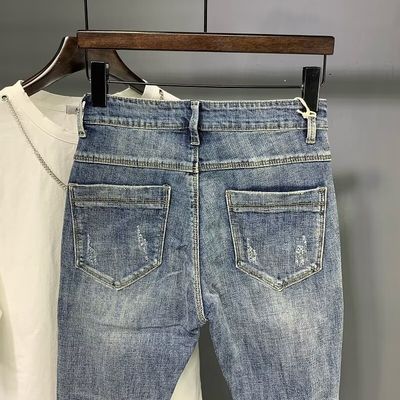 Pantalones de diseño para hombres Jeans pantalones delgados para hombres artículos cortados en stock