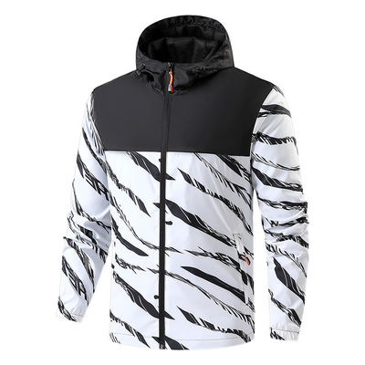 Plus Size abrigo con capucha para hombres con protección a prueba de viento y decoración de impresión 3D