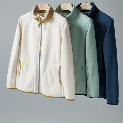 Manténgase caliente y cómodo con nuestra chaqueta masculina de lana de berber gruesa personalizable